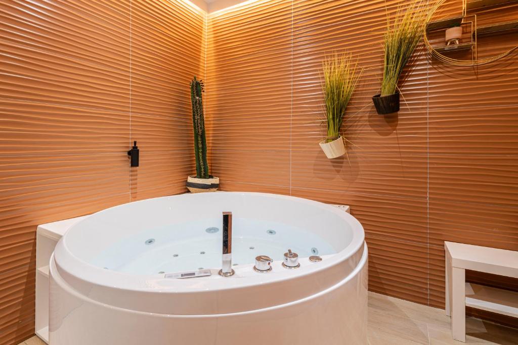 MARAIS POMPIDOU 3e, jacuzzi, 2 chambres, 4 à 6P - 4