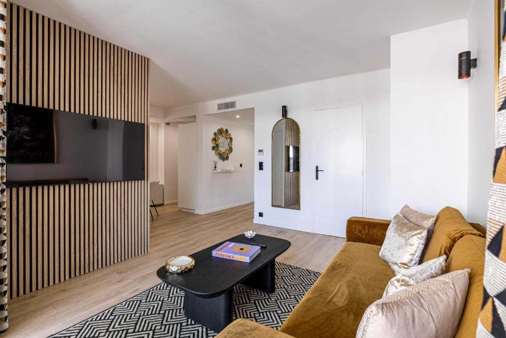 Harmony with private terrace - near Croisette - 3
