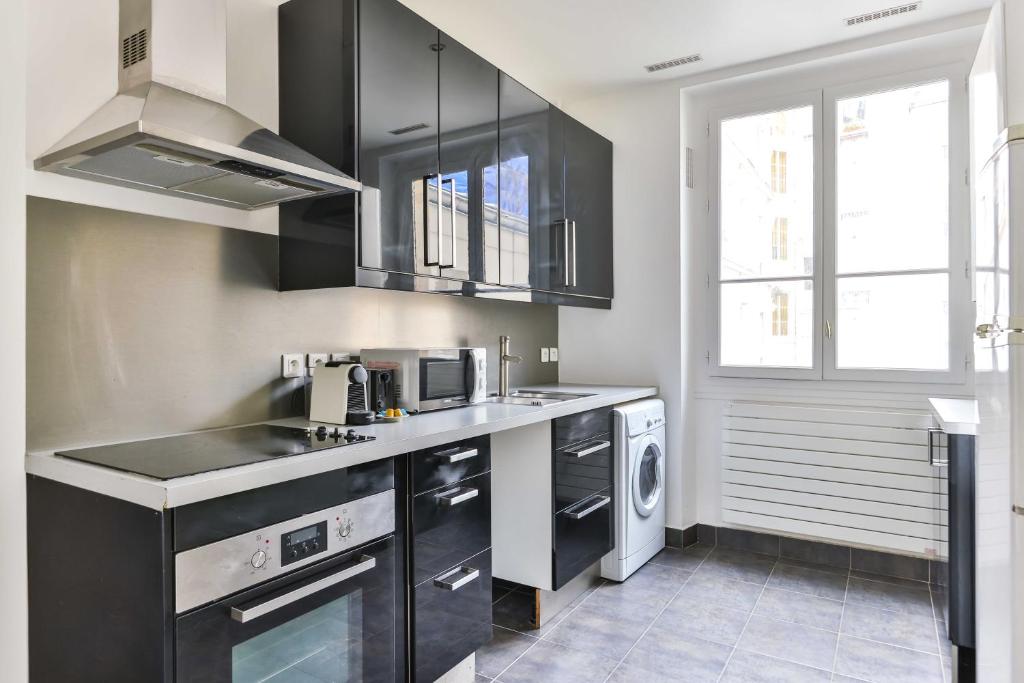 Spacious apt - 2BR-4P - Montmartre-Moulin Rouge - 3