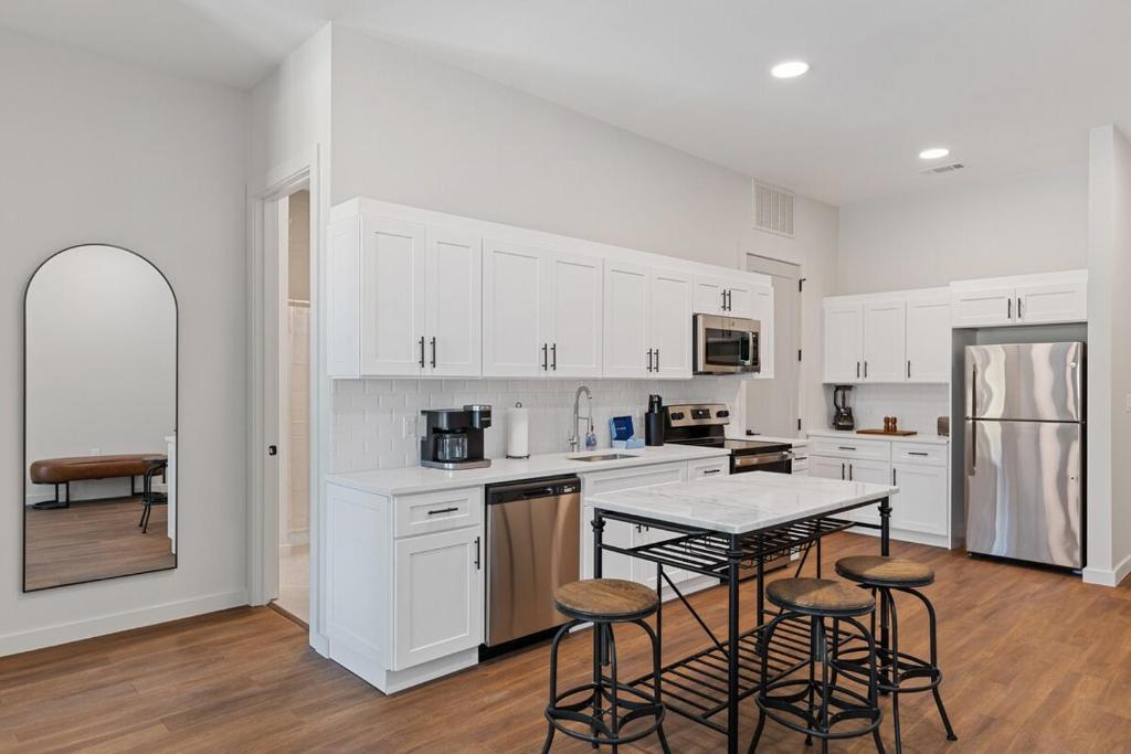 The Corbin 1304 - The Brown, Fort Worth