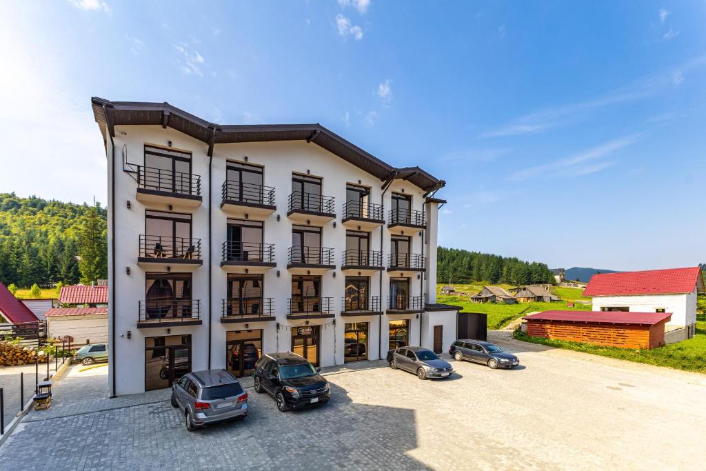 GARDA - Breakfast included in the price Restaurant Free Parking Mountain view Kitchen in the apartment separate entrance, Bukovel