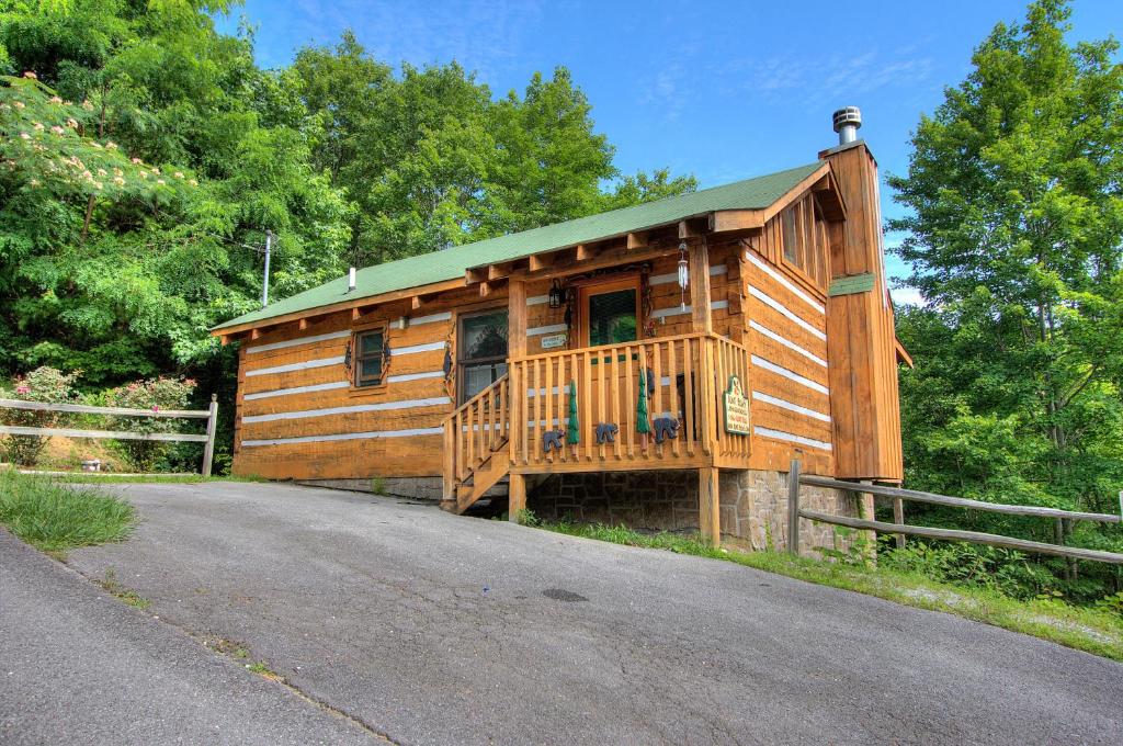 Apple Bear View #116, Sevierville