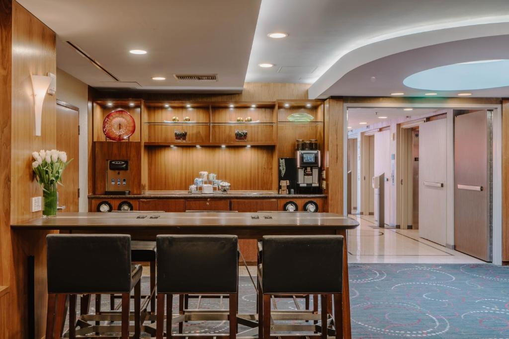 Shared lounge/TV area