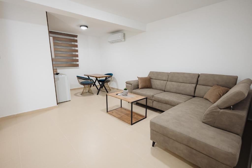 Tara Apartments - 5