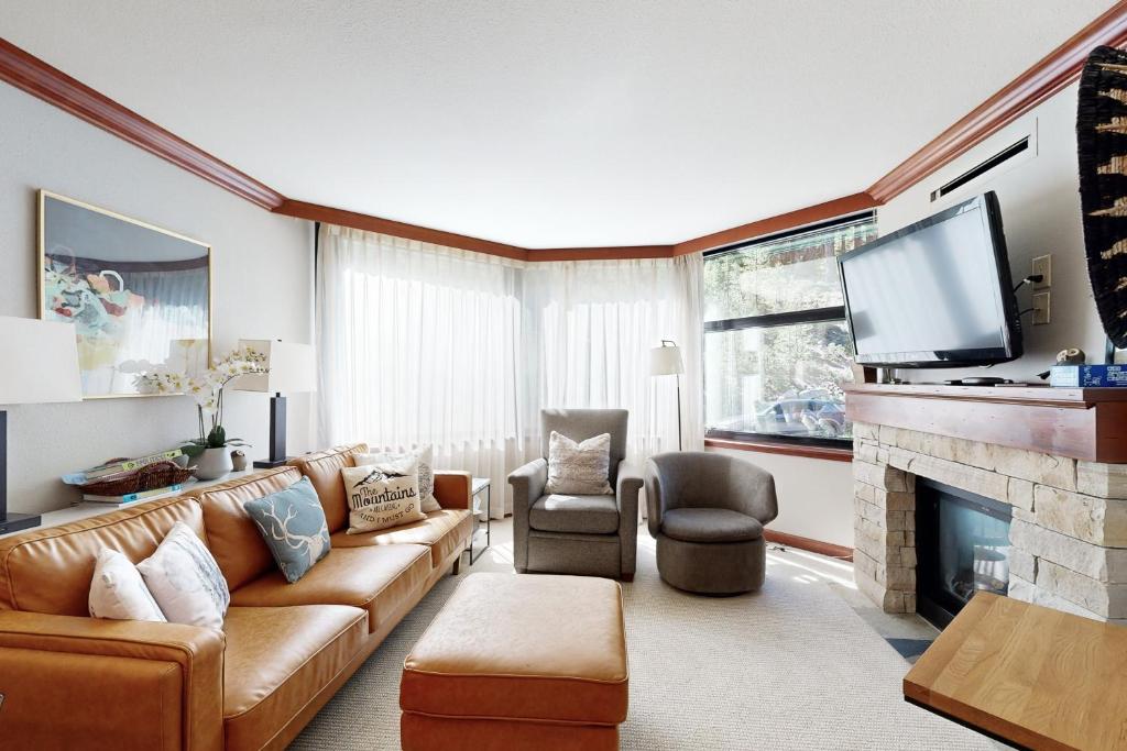 Everline Resort #241 & #243, Olympic Valley