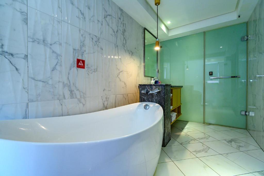 Bathroom, Olah Poshtel Taichung Wenxin in Taichung