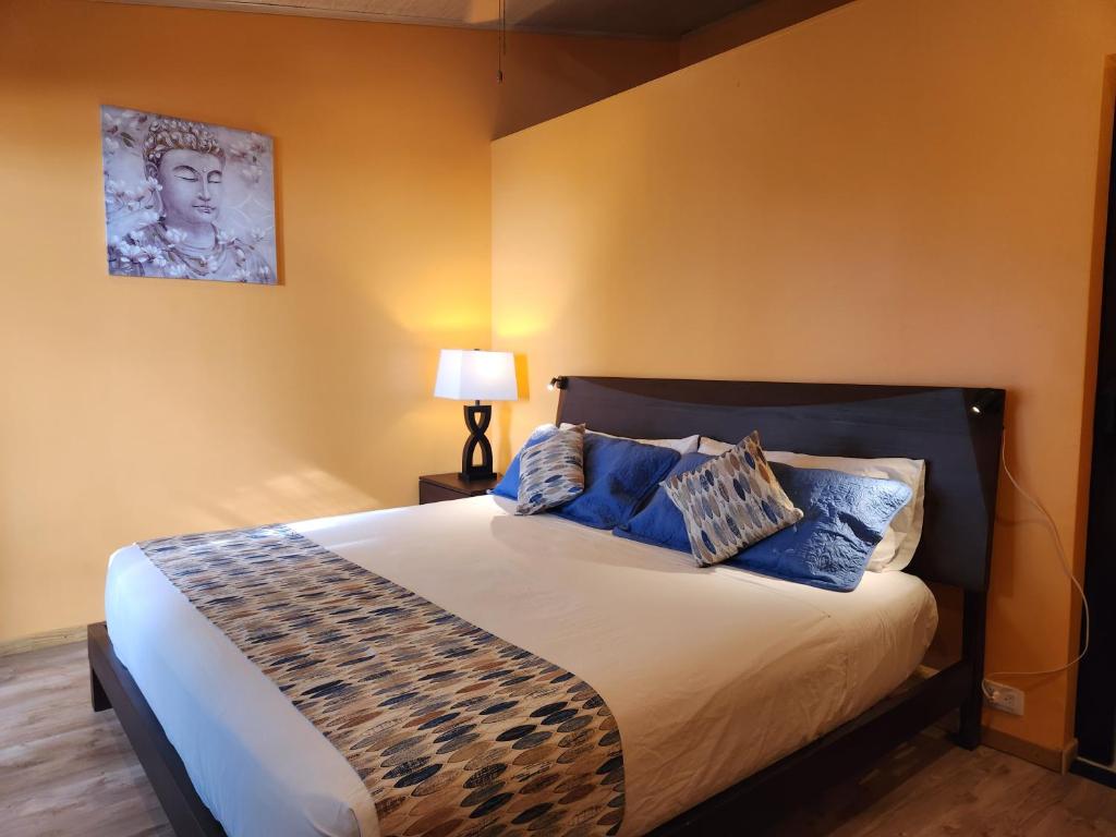 Deluxe Double Room with Balcony and Sea View