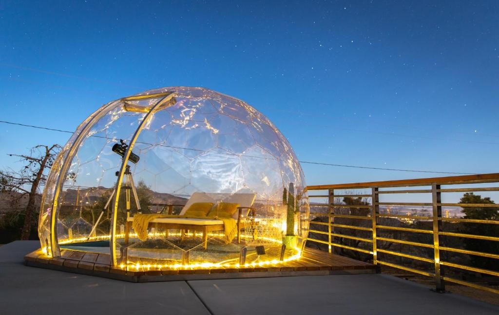 Joshua Tree West Casa - Hot Tub, Stargazing Dome, King Bed, Level 2 EV, Joshua Tree