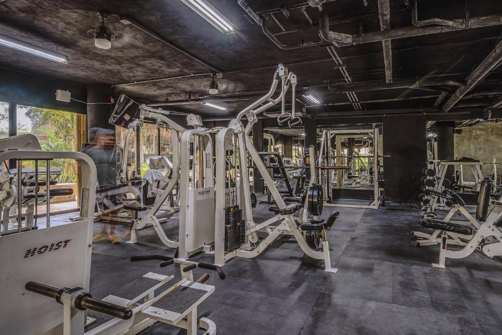 Stylish Studio PH with Private Pool-Gym-Superstore - 4