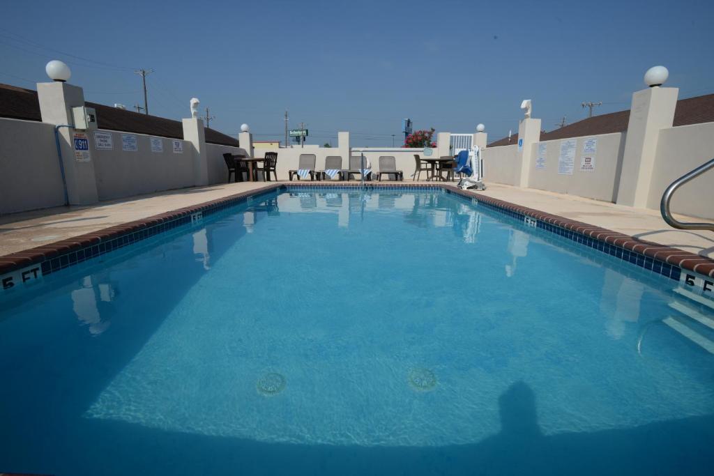 Port Isla Inn photo