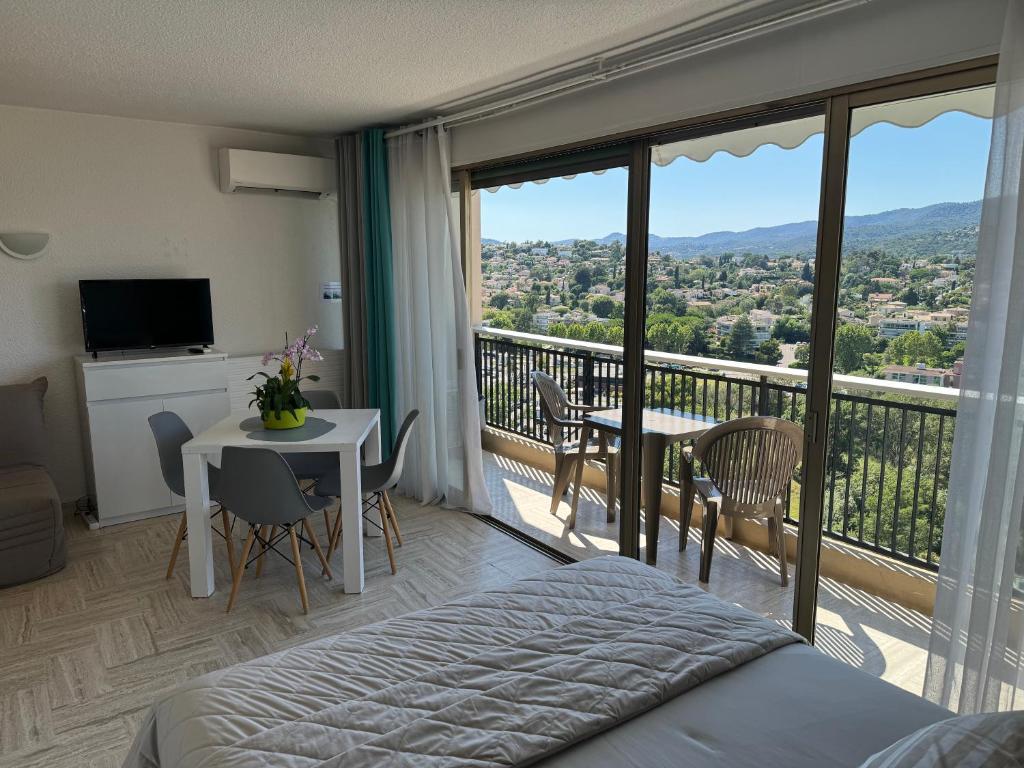 My Resid Appart Cannes vue marina et vue montagne - 4