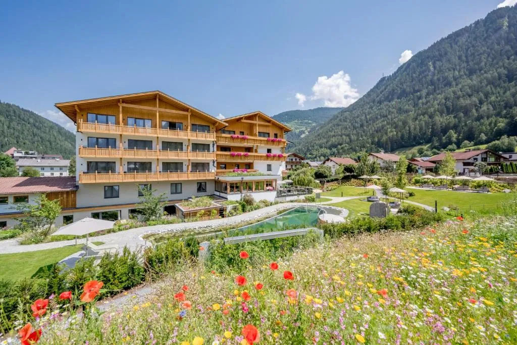 tilia living - b&b mit dem Komfort eines kleinen, feinen Hotels, hotel in Ried im Oberinntal