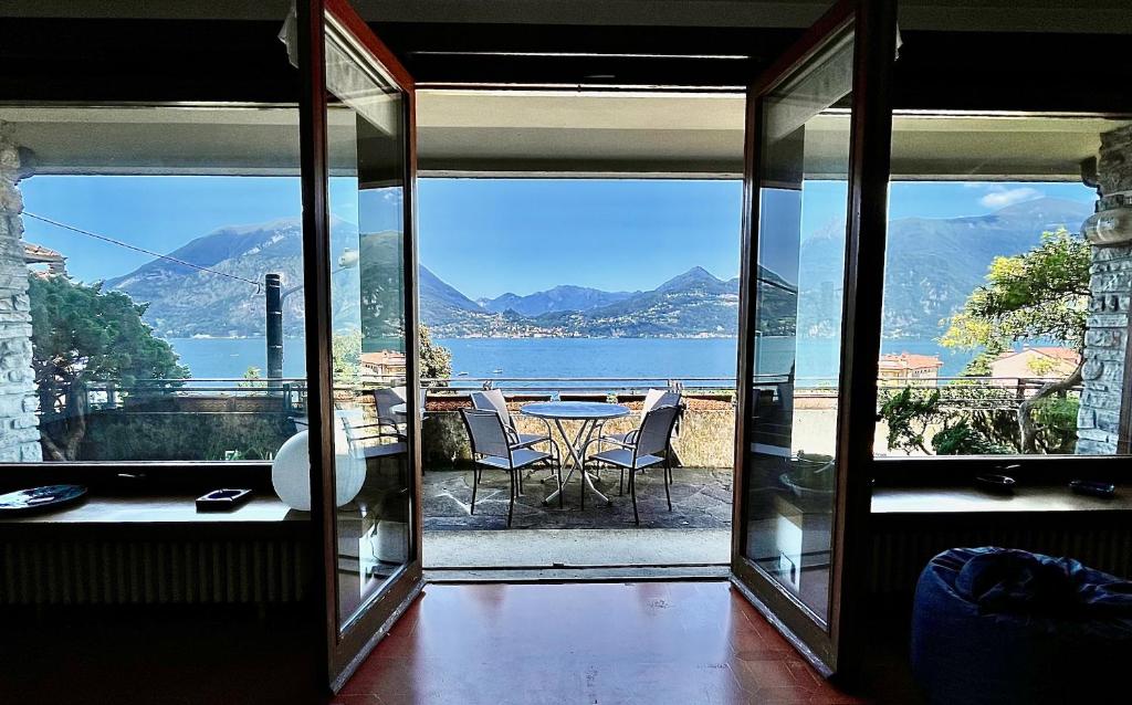 Villa NELLA VARENNA back to 70' - 1