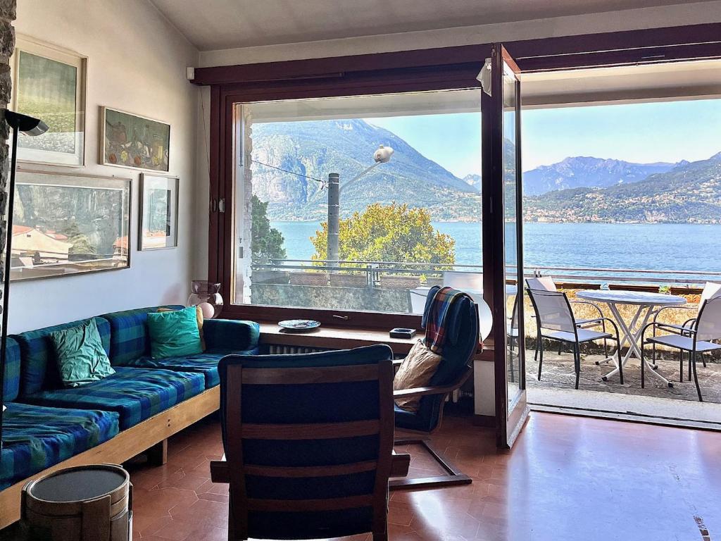 Villa NELLA VARENNA back to 70' - 2