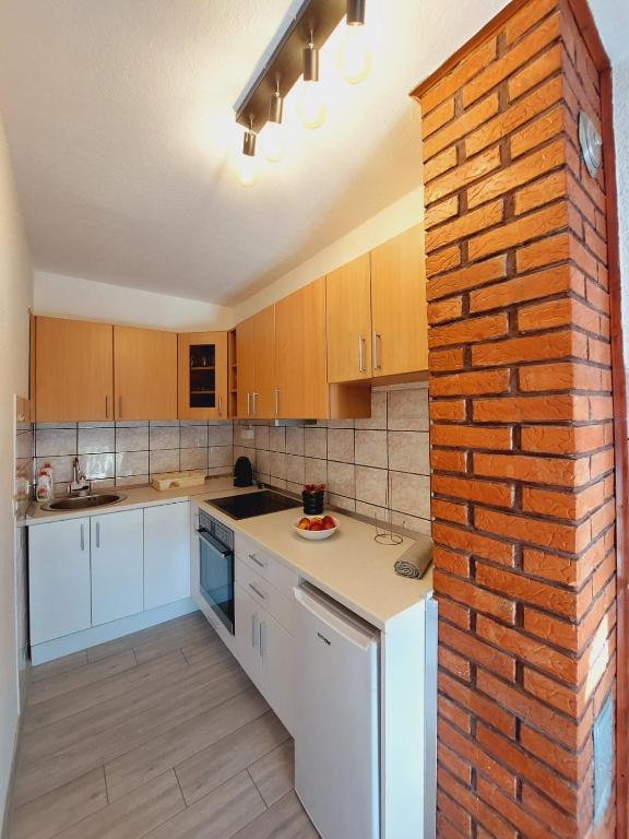 Comfort F & F Apartment - 4