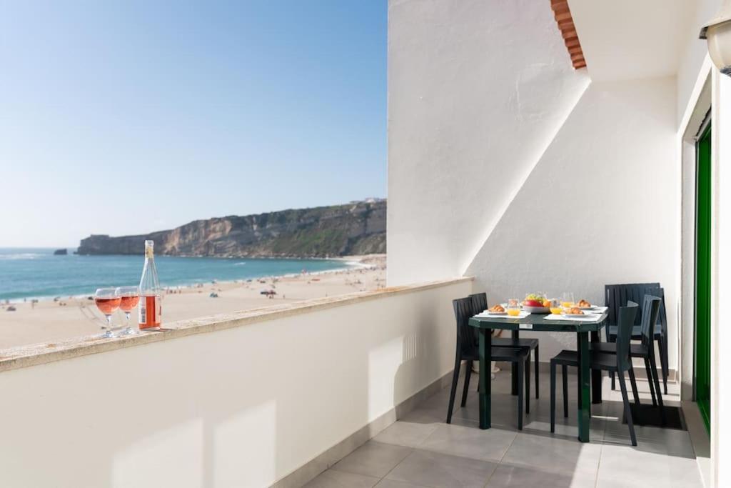 Sunset Terrace - Beachfront apartment with private parking, Nazaré