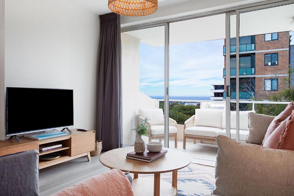 Light & Bright at Bondi IH, Sydney