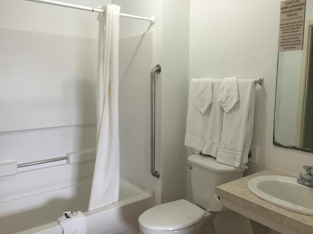 Port Isla Inn photo