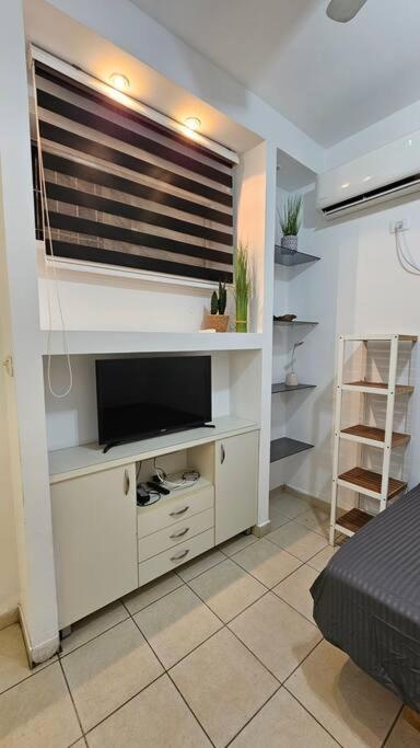 one room In the center, Tel Aviv