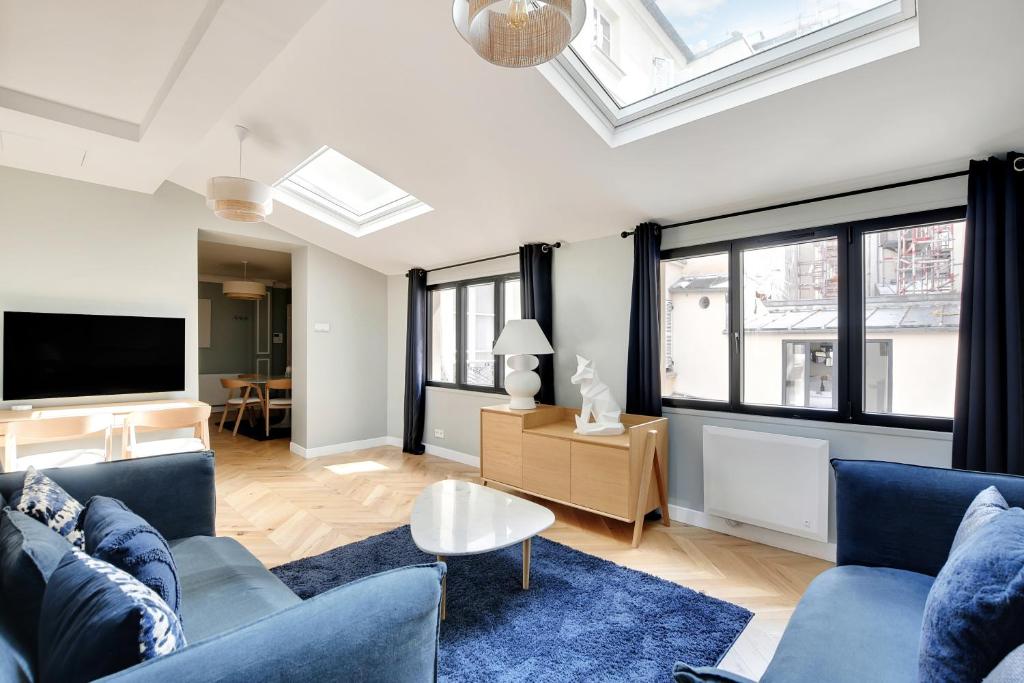 Pick A Flat's Apartments in Montmartre - Rue Lepic - 1