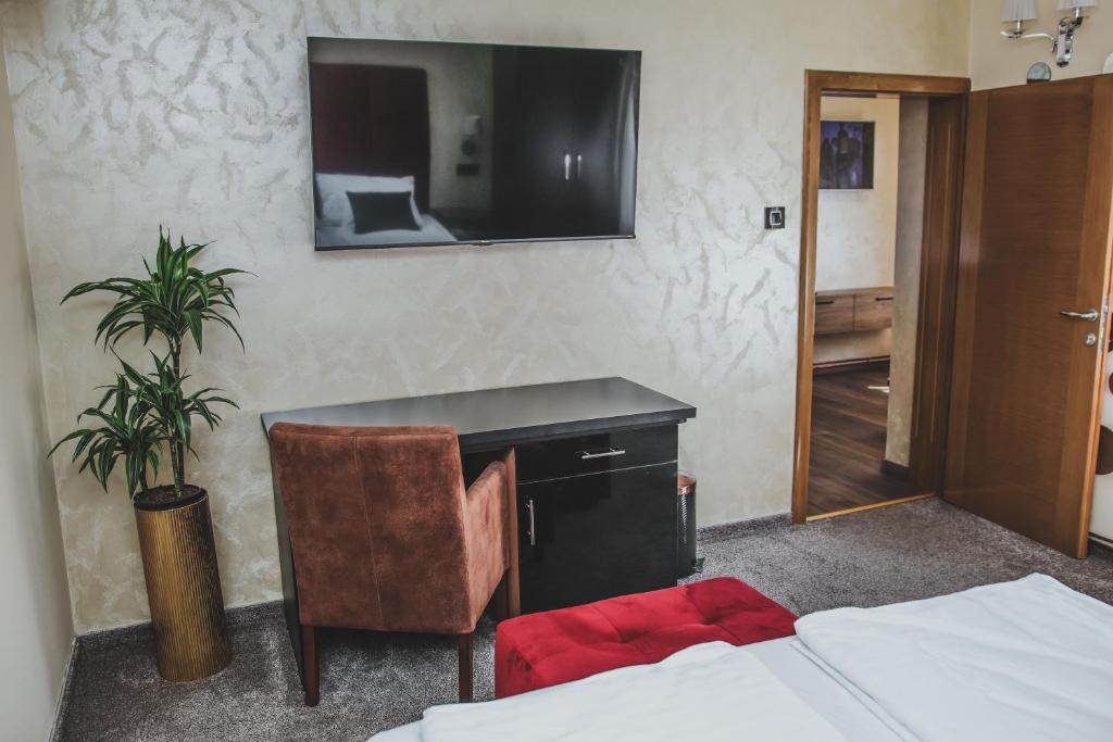 PLEASURE APARTMENTS - 2