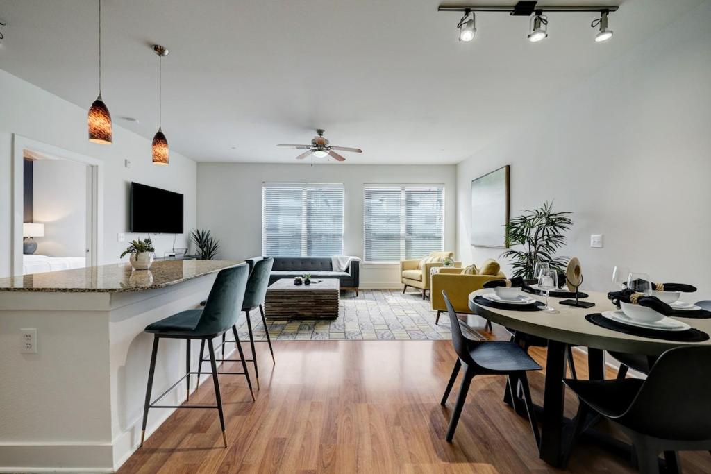 UBP - Luxury 1 Bed Apt Montrose Resort Living, Houston