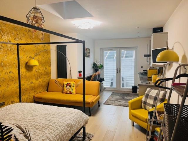 Crow Nest, Barton on Sea