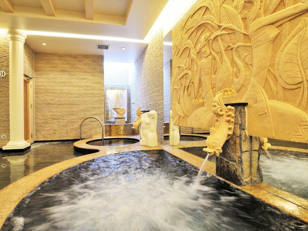 OKINAWA KARIYUSHI RESORT EXES ONNA