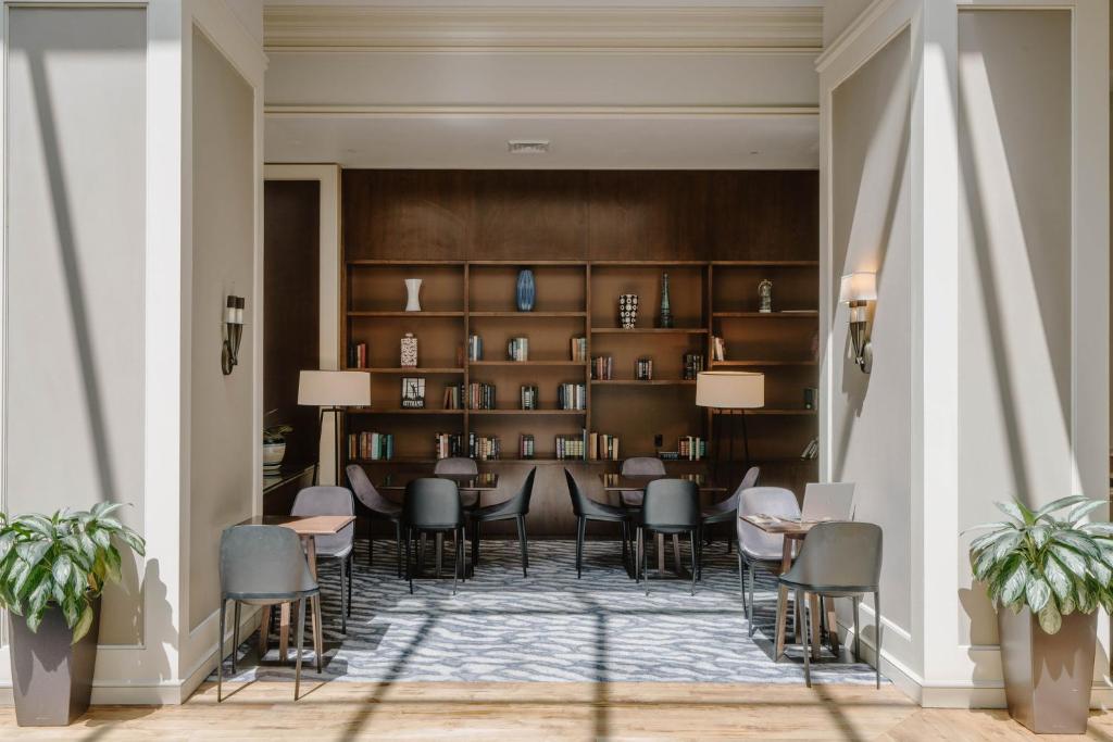Pub/Lounge