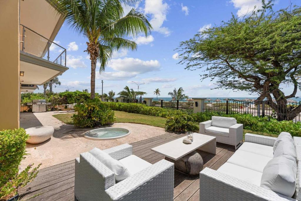 Beachfront - Grand Regency 5BR condo - BG131, Palm-Eagle Beach