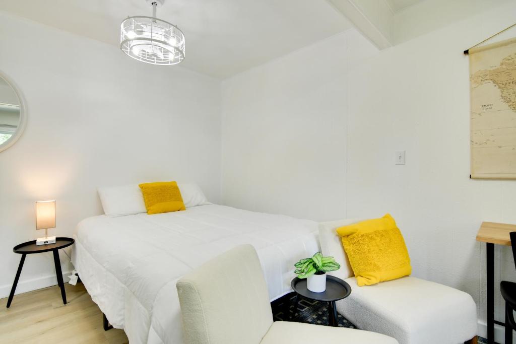 Charming Studio with Pool and Table Rock Lake Access!, Kimberling City