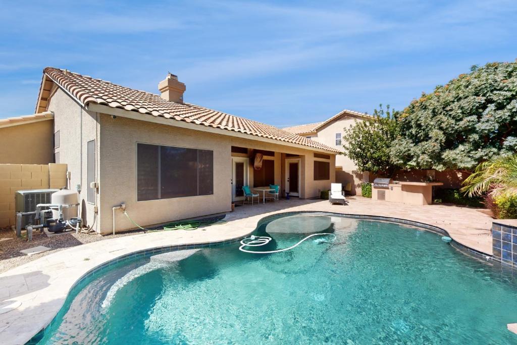 Leo’s Pool & Park House, Gilbert