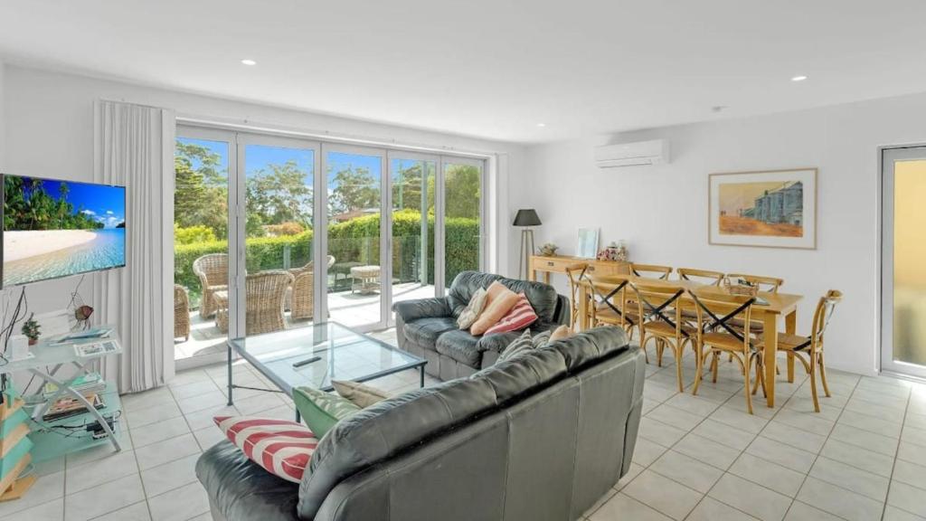 Vincentia Style - Only 150m to the Beach - Free Wifi & Chrome Cast, Vincentia