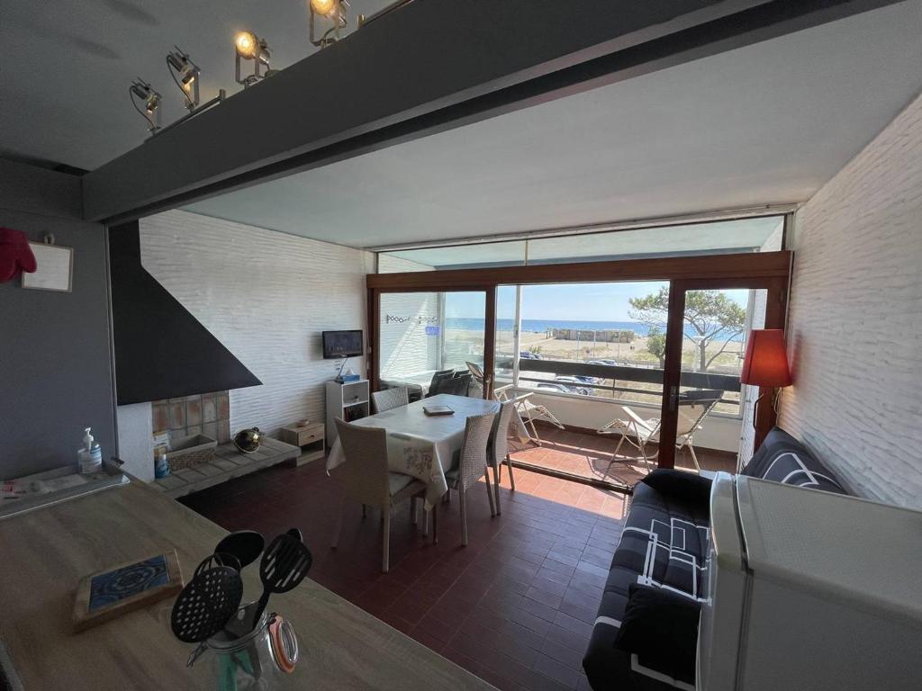 Saint-Cyprien : T2 confortable en bord de mer avec parking et animaux admis - FR-1-106-106 - 1