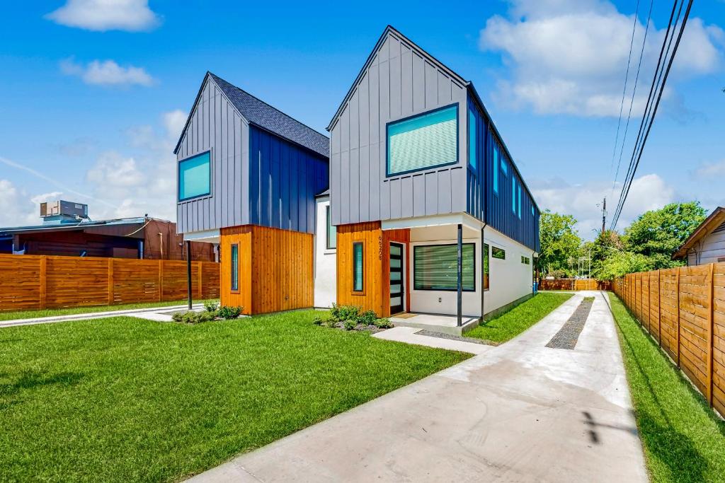 The Isabelle's - Unit B, Austin