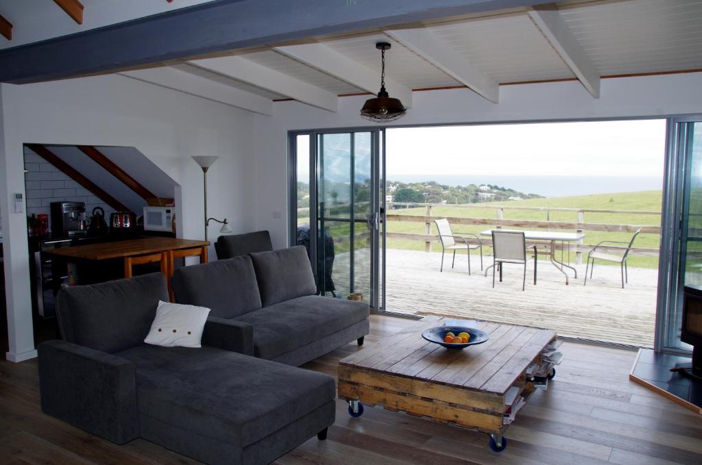 One-Bedroom Apartment with Sea View