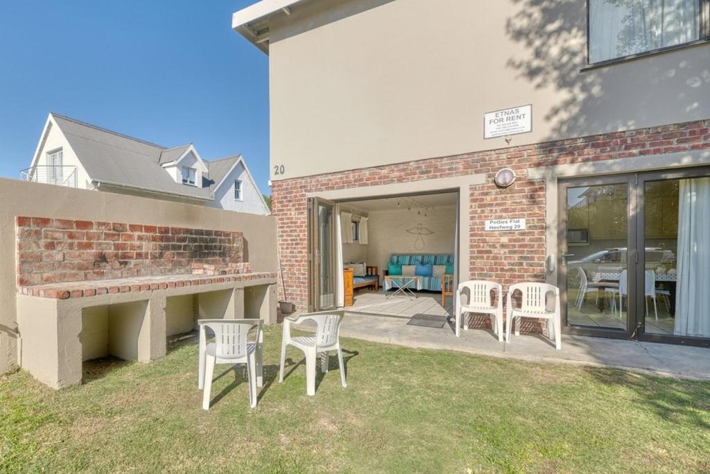 Potties Flat In Arniston, Arniston