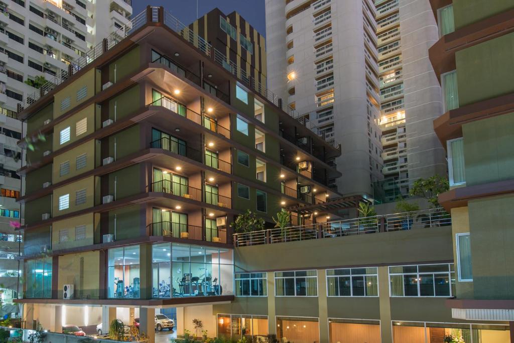 ไดนาสตี้ แกรนด์ โฮเต็ล (Dynasty Grande Hotel)