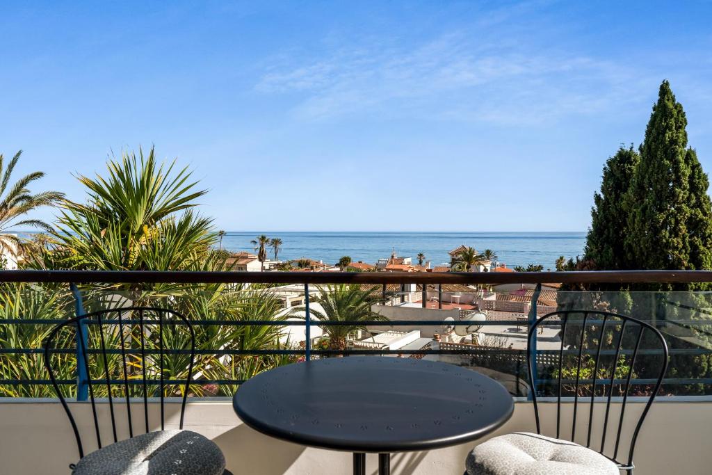 HERMOSA VILLA en MARBELLA,100 m playa, vistas al mar, piscina privada - 4