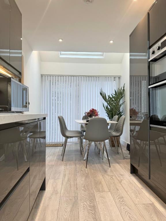 Eagles Cottage, 3 - Bed, Sleeps 6, Pets Welcome - Ulverston, Ulverston