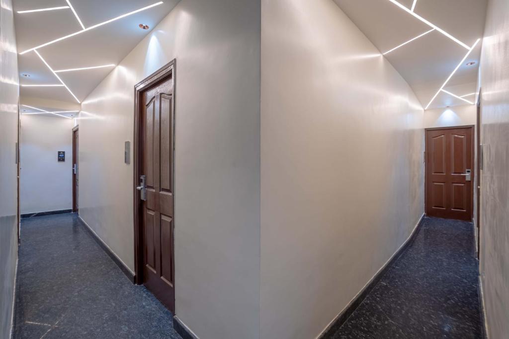 フロント・ロビー