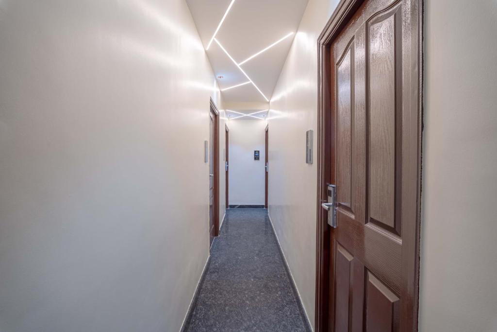 フロント・ロビー