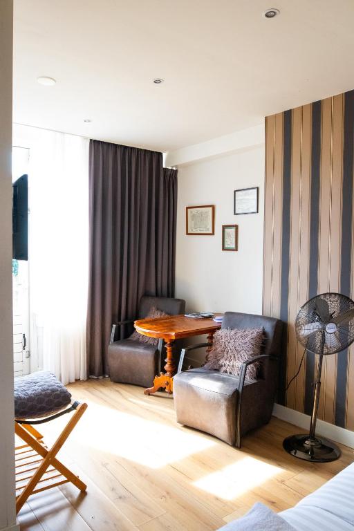 Deluxe Double or Twin Room with Balcony, cafe 't Vonderke in Eindhoven