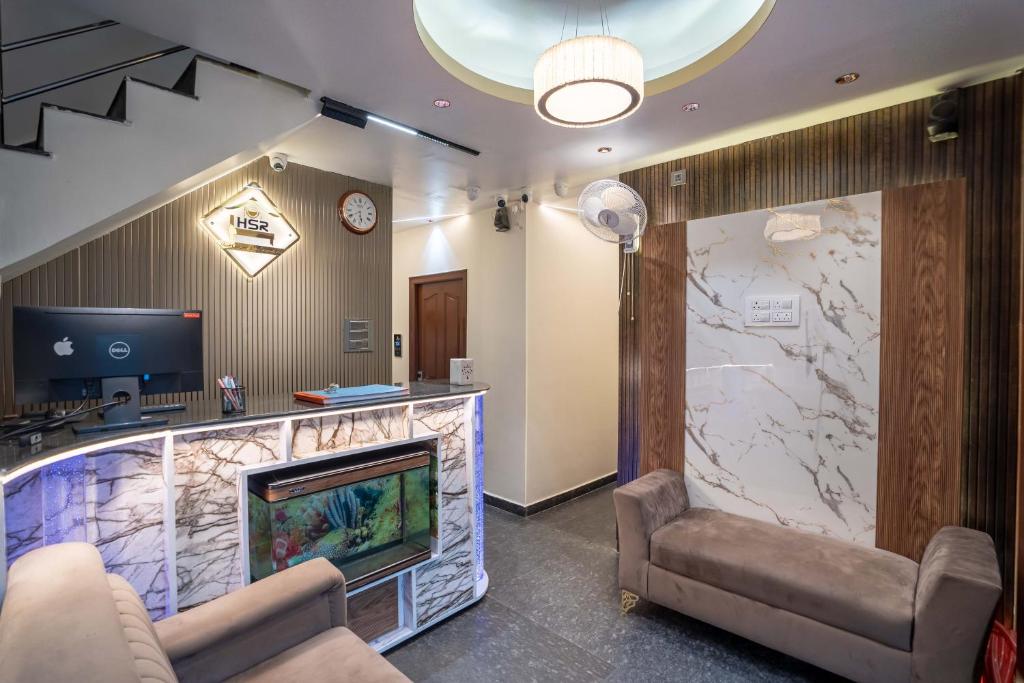 OYO ホテル スバ レジデンシー ニア カボン パーク (OYO Hotel Subha Residency Near Cubbon Park) フロント・ロビー