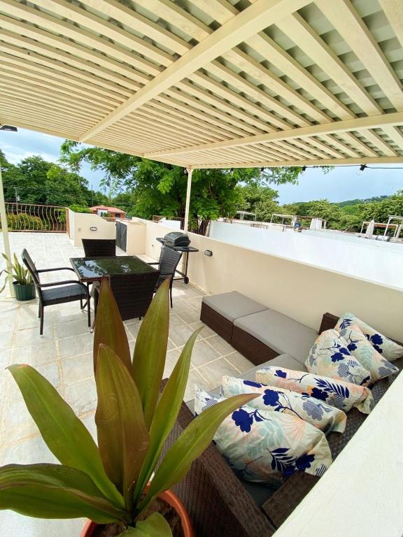 Charming Condo With A Rooftop, Across Beach, Coco