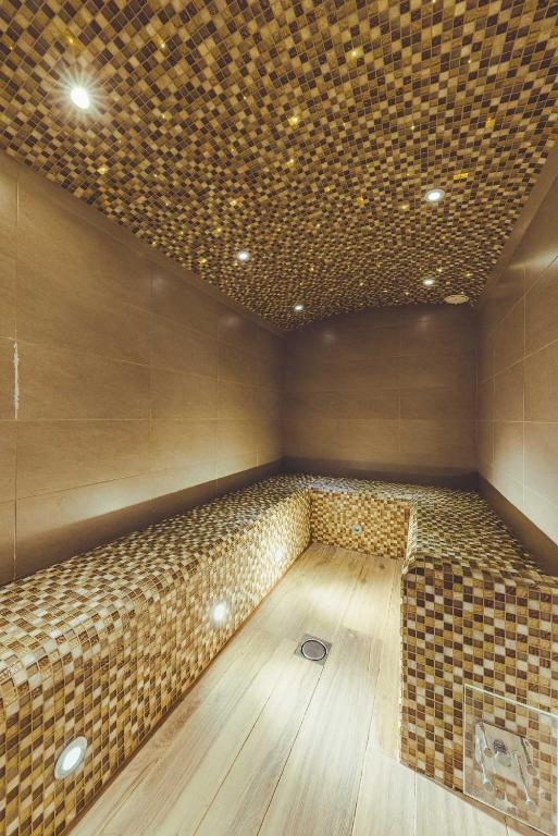 Steamroom