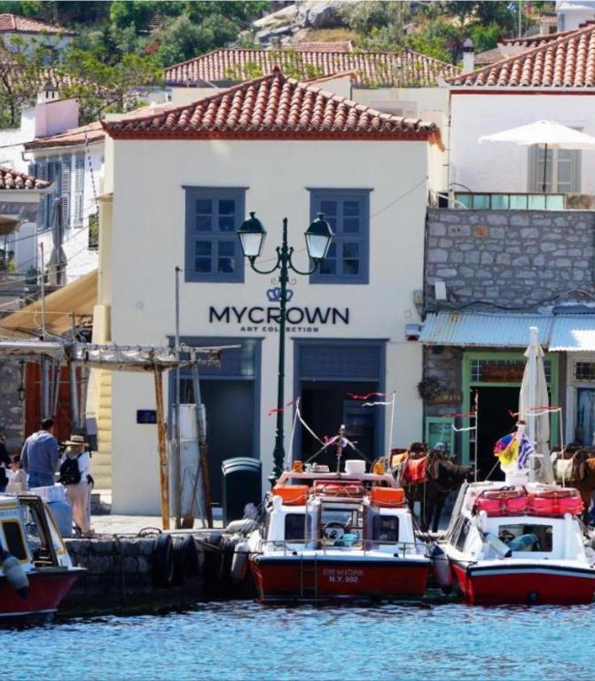 My Crown Suite, Hydra port, Hydra