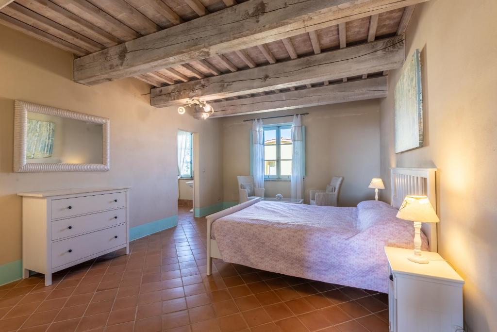 Cignella Resort — Hotel rooms in Trequanda, Tuscany