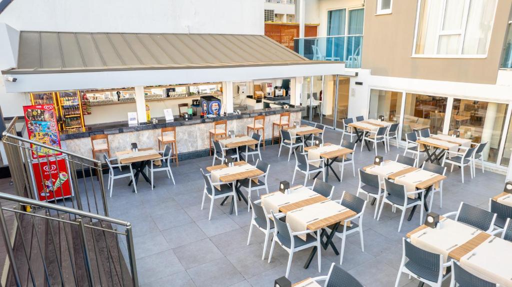 Viking Beach Hotel & Spa — Restaurant & bars in Kemer