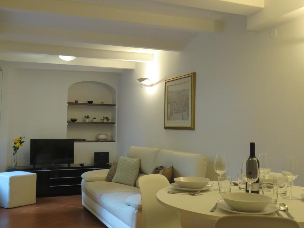 Cesare Battisti Apartment - 3